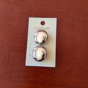 NWT La Mode 1in 25mm buttons silver (2 buttons)